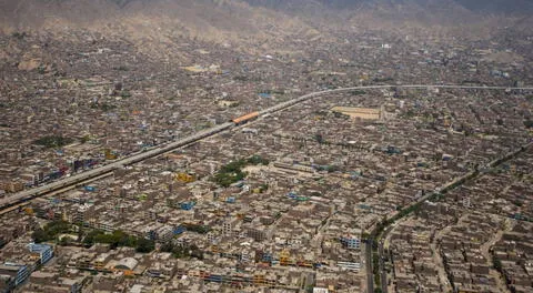 El agua es un recurso natural muy importante para la supervivencia del ser humano.