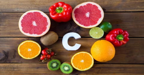 Limón y otros alimentos con vitamina c
