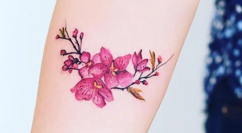 Conoce el significado del tatuaje de flor de cerezo o Sakura.