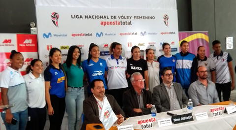 Las capitanas de los doce equipos participantes en la LNSV