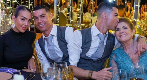 Cristiano Ronaldo llamó la atención de usuarios en redes sociales con publicación.