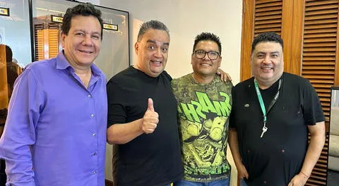 Jorge Benavides junto Alfredo, Ney Guerrero, productor general de ATV y Percy Diestra.