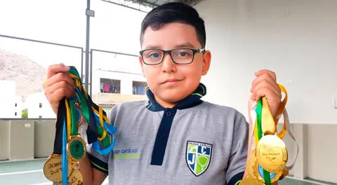 Niños lograron obtener un cupo en la universidad La Cantuta.