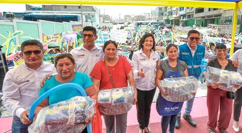 Entrega y supervisión de alimentos a ollas comunes de Huarochirí.