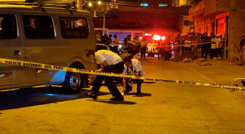 Crimen sucedió a plena luz del día. Posteriormente, llegaron los peritos para estudiar este asesinato en SJL.