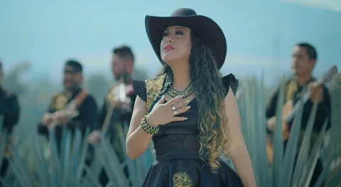 Cantante Karina Benites habla de los ataques que reciben los cantantes en redes sociales.