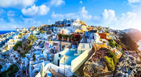 Grecia es conocida por sus paradisiacas islas y sus tesoros arqueológicos.