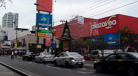 Balacera cerca del centro comercial Risso en Lince.