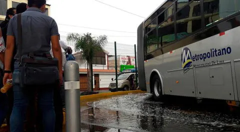 ATU anuncia demoras en el servicio del Metropolitano debido a las fuertes lluvias en Lima.