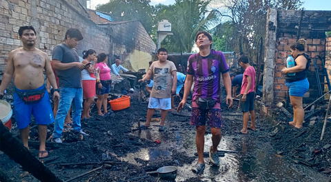 A pesar de los esfuerzos, no pudieron evitar que sus casas quedaran reducidas a cenizas.