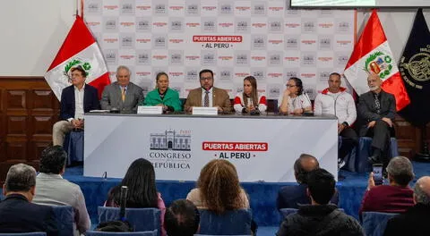 Congresista Carlos Zeballos autor del Proyecto de Ley.