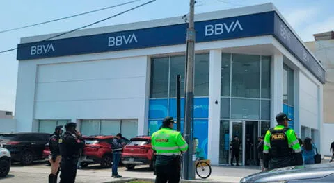 Asalto al BBVA de la avenida La Marina en el Callao. PNP se ubica en el lugar.