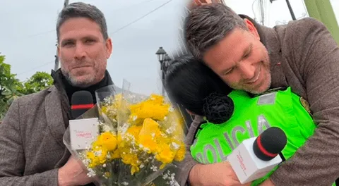 Paco Bazán repartió flores amarillas en la calle.