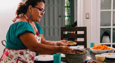 Genera ingresos extra desde tu hogar: descubre cómo iniciar tu propio negocio de comida y llegar a más clientes