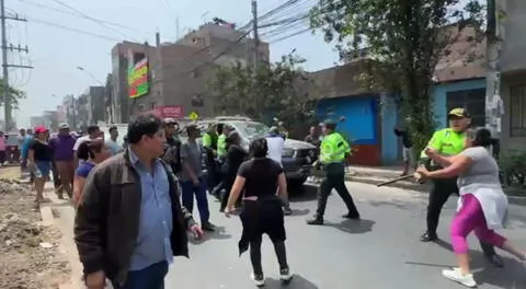 Paro de transportistas: Patrullero de la PNP en Ate atropella a dos manifestantes que se dirigían al centro de Lima