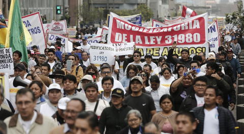 Comerciantes de Mesa Redonda realizan un paro por Ley N° 31980