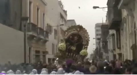 Señor de los Milagros casi se cae en su segundo recorrido y fieles gritan del susto