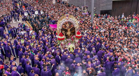 Imagen del Señor de los Milagros realiza su tercer recorrido por hospitales.