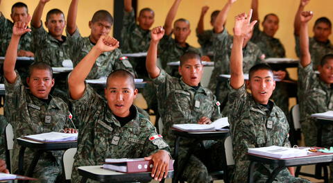 Servicio militar obligatorio retornaría en el Perú.