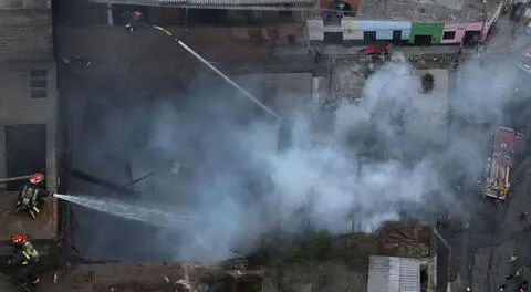 Bomberos trabajaron por varias horas para controlar el incendio