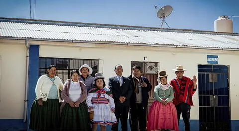 Iniciativa de Hughes beneficia a colegio en Yungayo