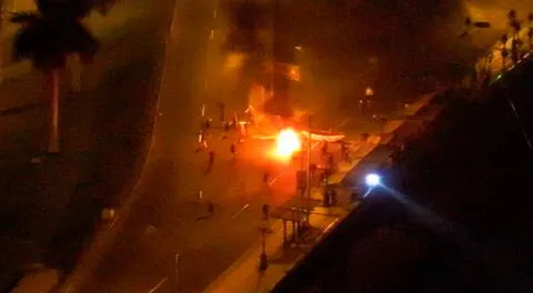 Hombre se prende en fuego al intentar evitar ser desalojado en Chorrillos.