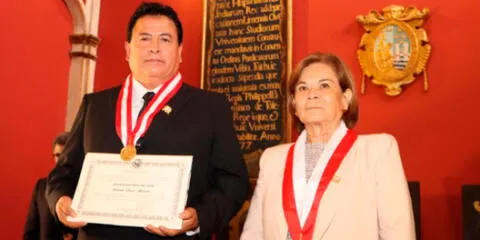 Presidente del Instituto Peruano de Energía Nuclear recibe reconocimiento.
