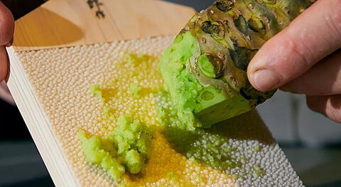 Descubre las propiedades del wasabi: un condimento japonés con beneficios antibacterianos.