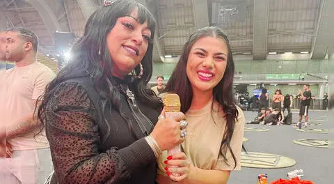 Brunella Torpoco junto a cantante la India en Los Premios Heat.