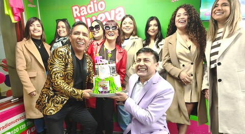 Edwin Sierra celebró aniversario de su programa radial junto a Corazón Serrano.