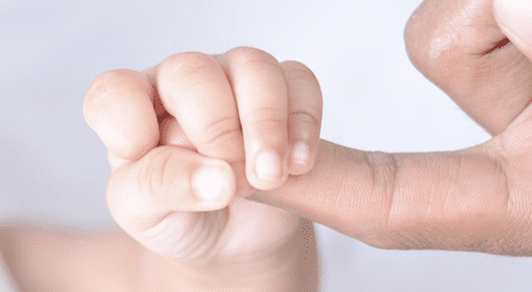 Jueces paralizan medida de Trump que afectaba a miles de familias.