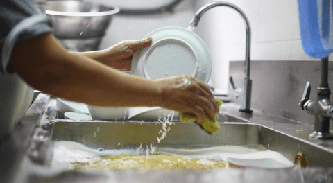 Retiran detergente del mercado tras denuncia de severas quemaduras: ANMAT lanza alerta