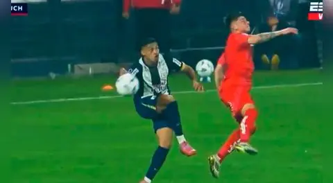 Previo al gol de Fernando Gaibor, el balón impactó en la mano de Kevin Quevedo. Foto: captura/ESPN
