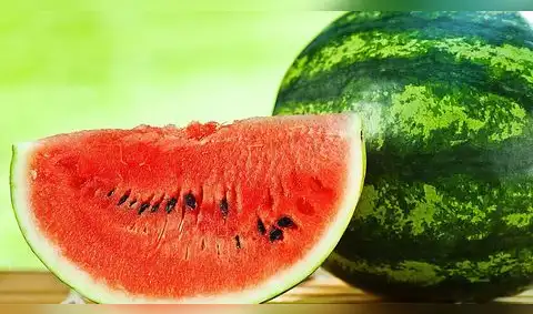 Beneficios de comer sandía en verano: hidrata, protege y rejuvenece