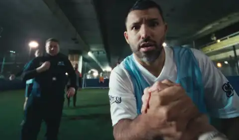 Leyendas del fútbol protagonizan una campaña mundial que ya genera conversación entre los hinchas