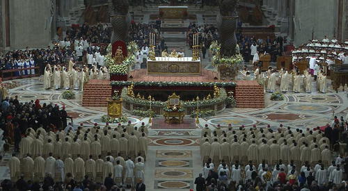 Papa Francisco celebró ‘Misa de Gallo’ por Navidad en el Vaticano y dejó llamativo mensaje
