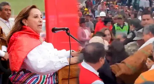 Familiar de víctima en manifestaciones agrede a la presidenta Dina Boluarte en Ayacucho [VIDEO]
