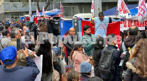 Maestro del Sutep fue “crucificado” como protesta durante huelga nacional de hambre en el Centro de Lima