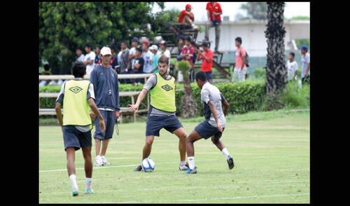 Los cremas no logran aún tener un equipo compacto. elpopular.pe
