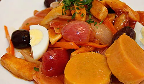 El secreto del chef: Para darle un sabor y aroma más agradable incorpora pimienta y orégano a tu aderezo. elpopular.pe