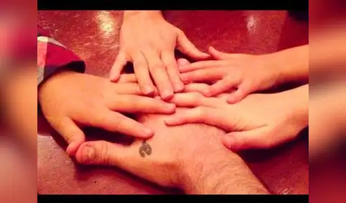 Gian Marco mostró una linda foto de su familia en Facebook. elpopular.pe