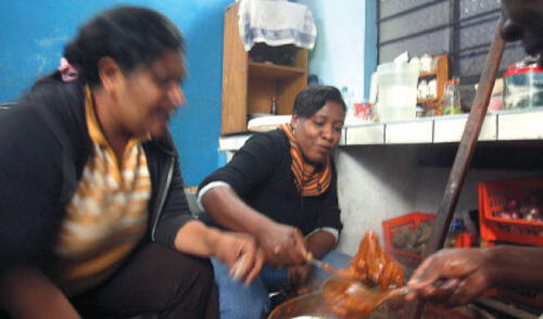 Protestan contra “Festival del Gato” que se inicia en Cañete. elpopular.pe