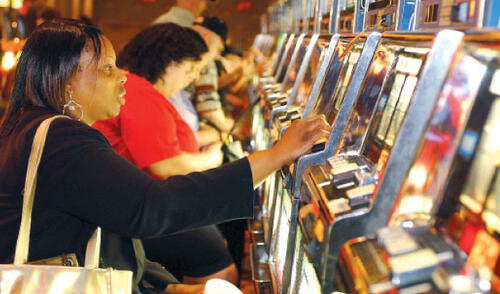 ¡Cuidado con la ludopatía! elpopular.pe