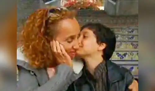 Reclama al cantante que venga. elpopular.pe