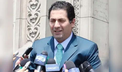 Salvador Heresi sube en intención de voto pero sigue detrás de Luis Castañeda. elpopular.pe