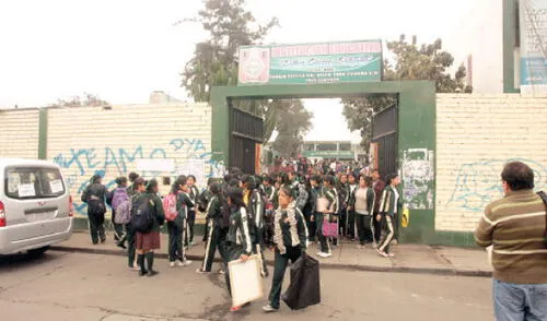 Las clases continuarán el lunes en otro centro educativo. elpopular.pe