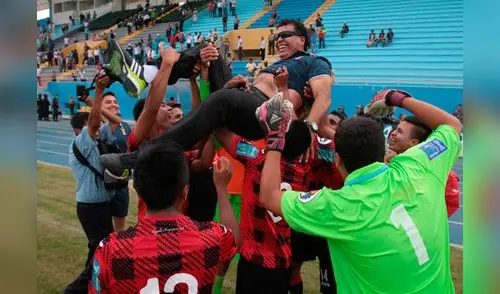 La celebración de la reserva del dominó. elpopular.pe