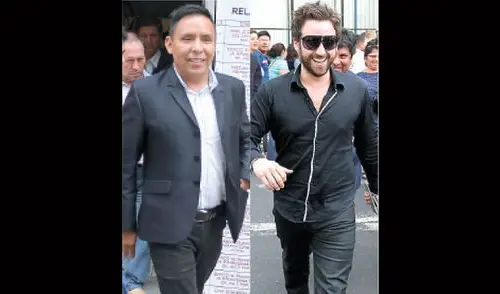 AMBOS APROVECHARON PARA LANZARSE VARIOS DARDOS POR DEMANDA DE IMITADOR. elpopular.pe