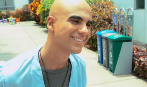 Stefano Salvini tuvo que rasurarse el pelo para dar vida a Jairo, en Pulseras rojas. elpopular.pe