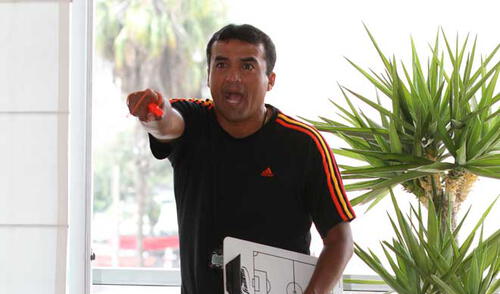 Cuenta que incluso, cuando jugaba en menores del club crema, asistía sobre todo a los partidos del cuadro blanquiazul elpopular.pe